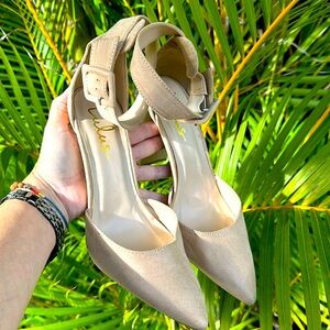 NEW Lulu’s Nadiana tan nude cream like suede chunky heels 4” Women’s size 9